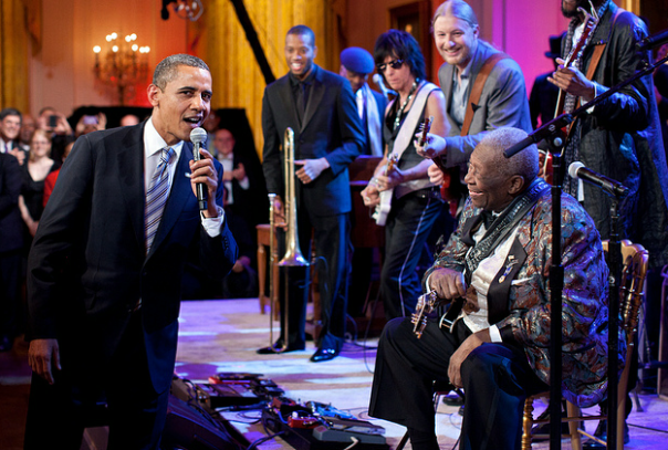 obama-singing